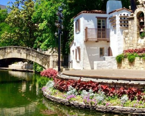 San Antonio History and Riverwalk Walking Tour