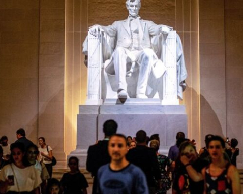 Washington After Dark Monument Sightseeing Tour