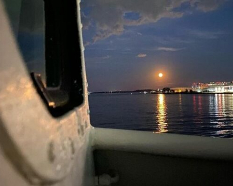 Boston Peaceful Full Moon Cruise